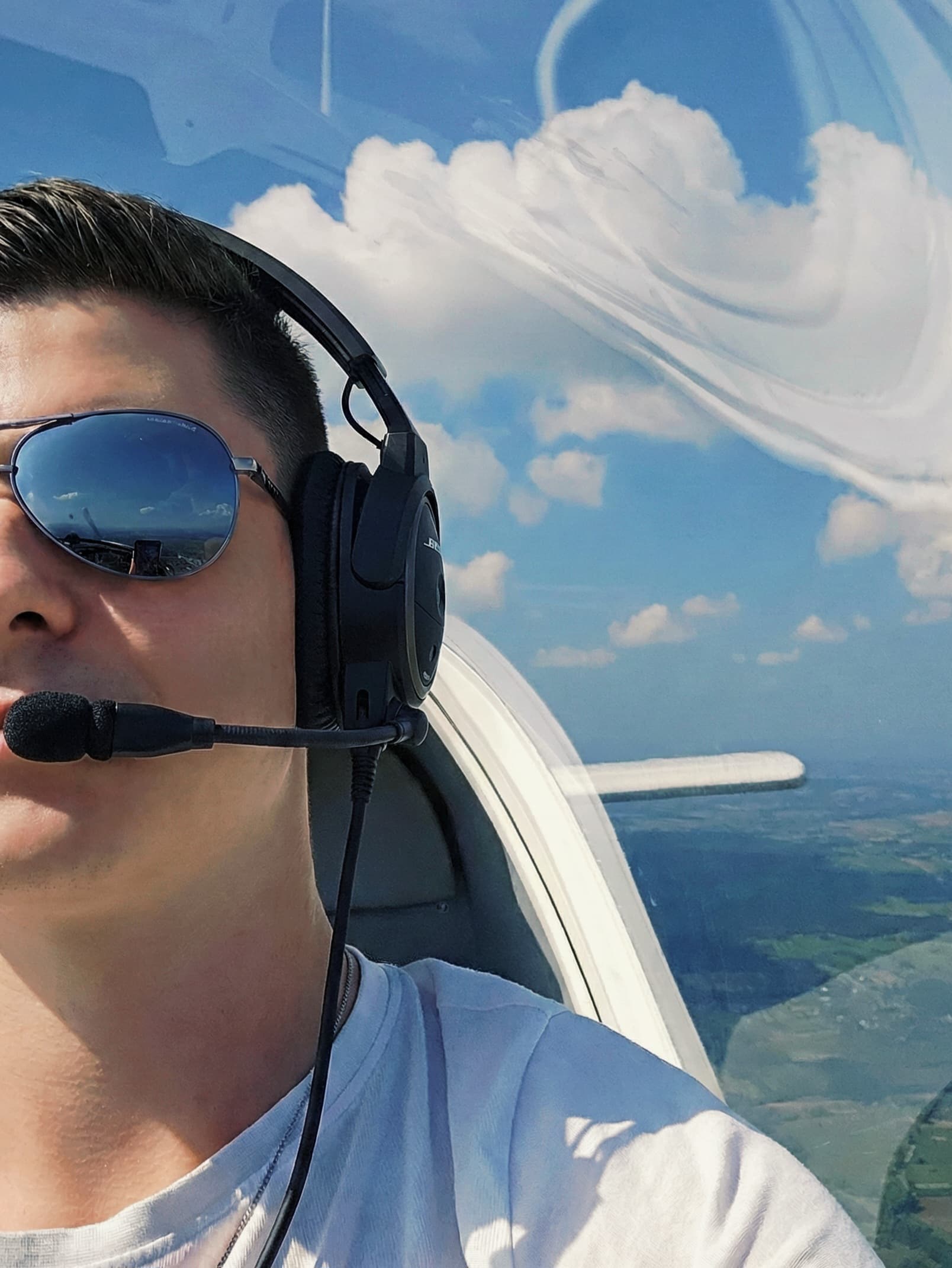 A very cool photo of me piloting an aircraft 😎